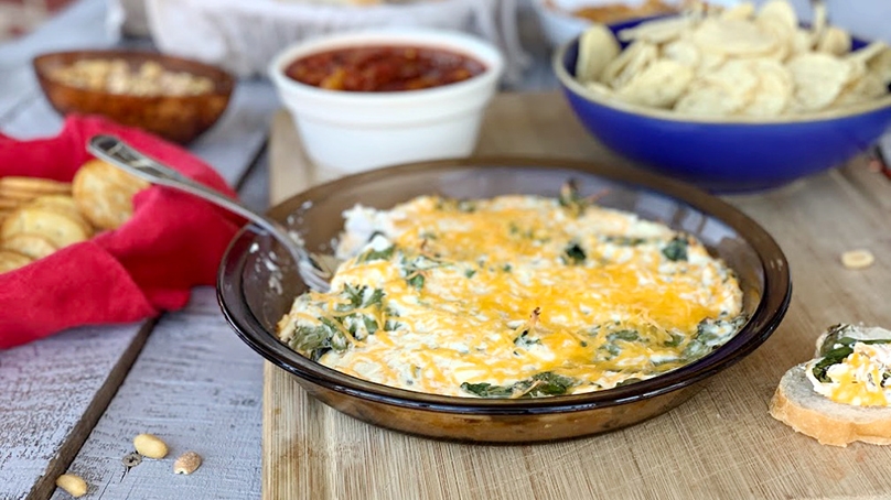 Baked Cheesy Spinach Crab Dip